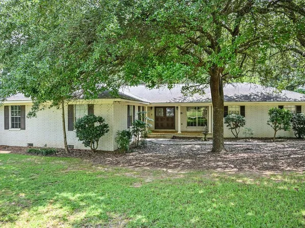 210 Woodland Cir, Troy, AL 36081