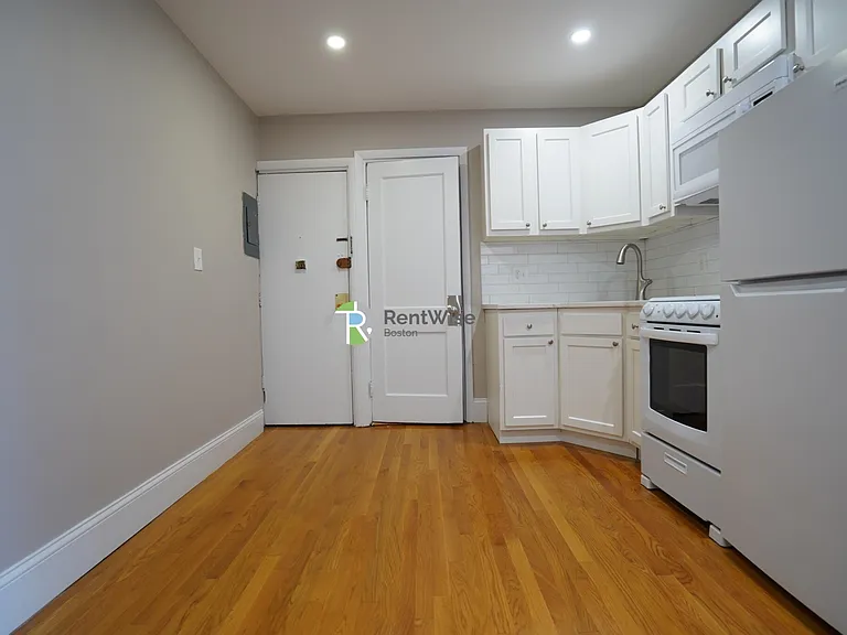 50 Park Vale Ave #25 — Photo 3