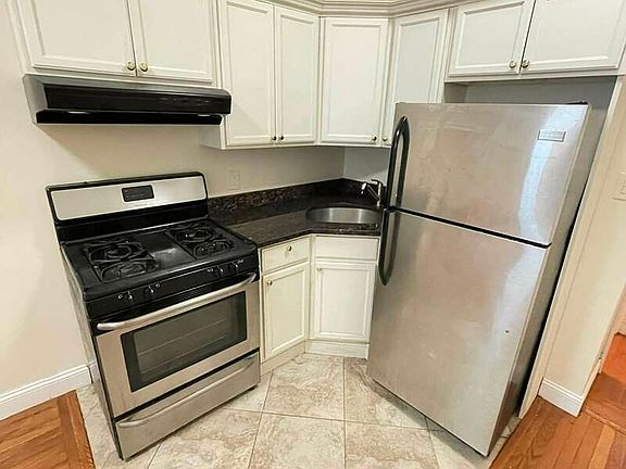 2nd image of 339 18th St #1L