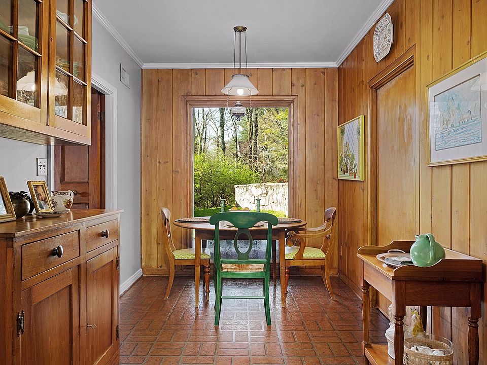 43rd image of 1001 Fleetwood Dr