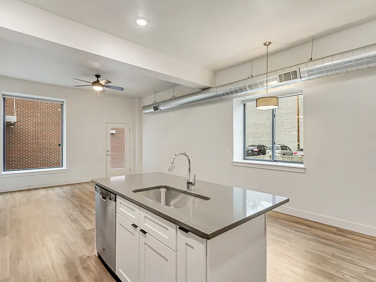 606 W North Temple St #105 — Photo 10