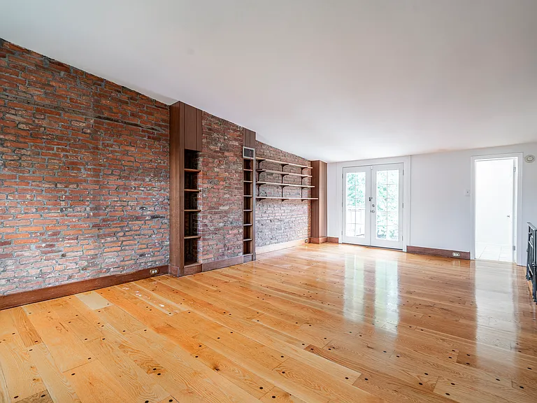 2228 Pine St — Photo 25
