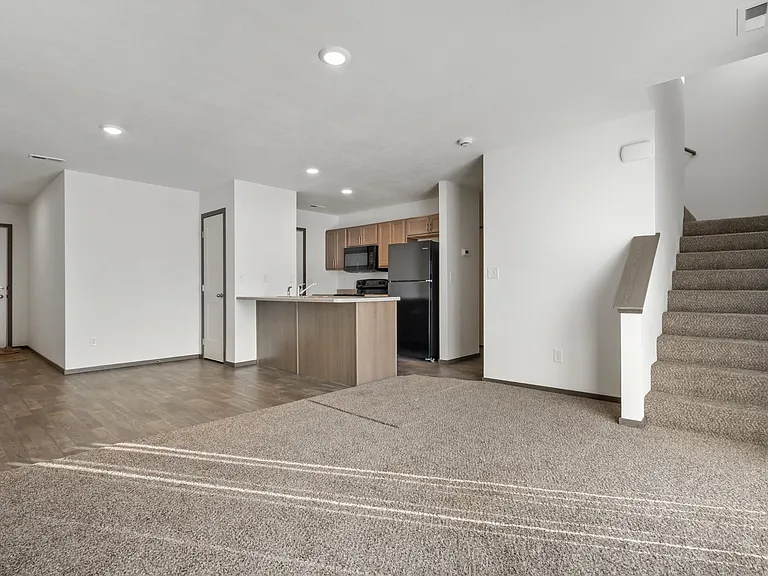 Split Rock Village Apartments & Townhomes — Photo 46