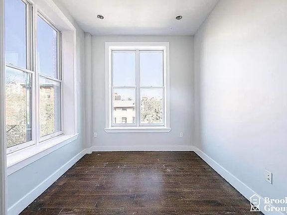 3rd image of 129 Park Ave #2A