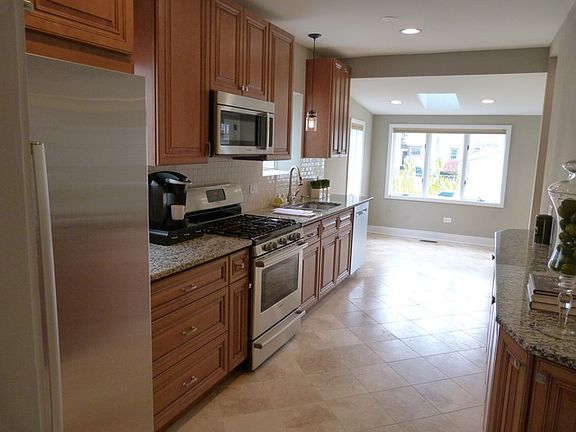 5th image of 210 N Greenwood Ave