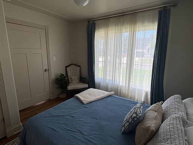 105 E Johnson St — Photo 10