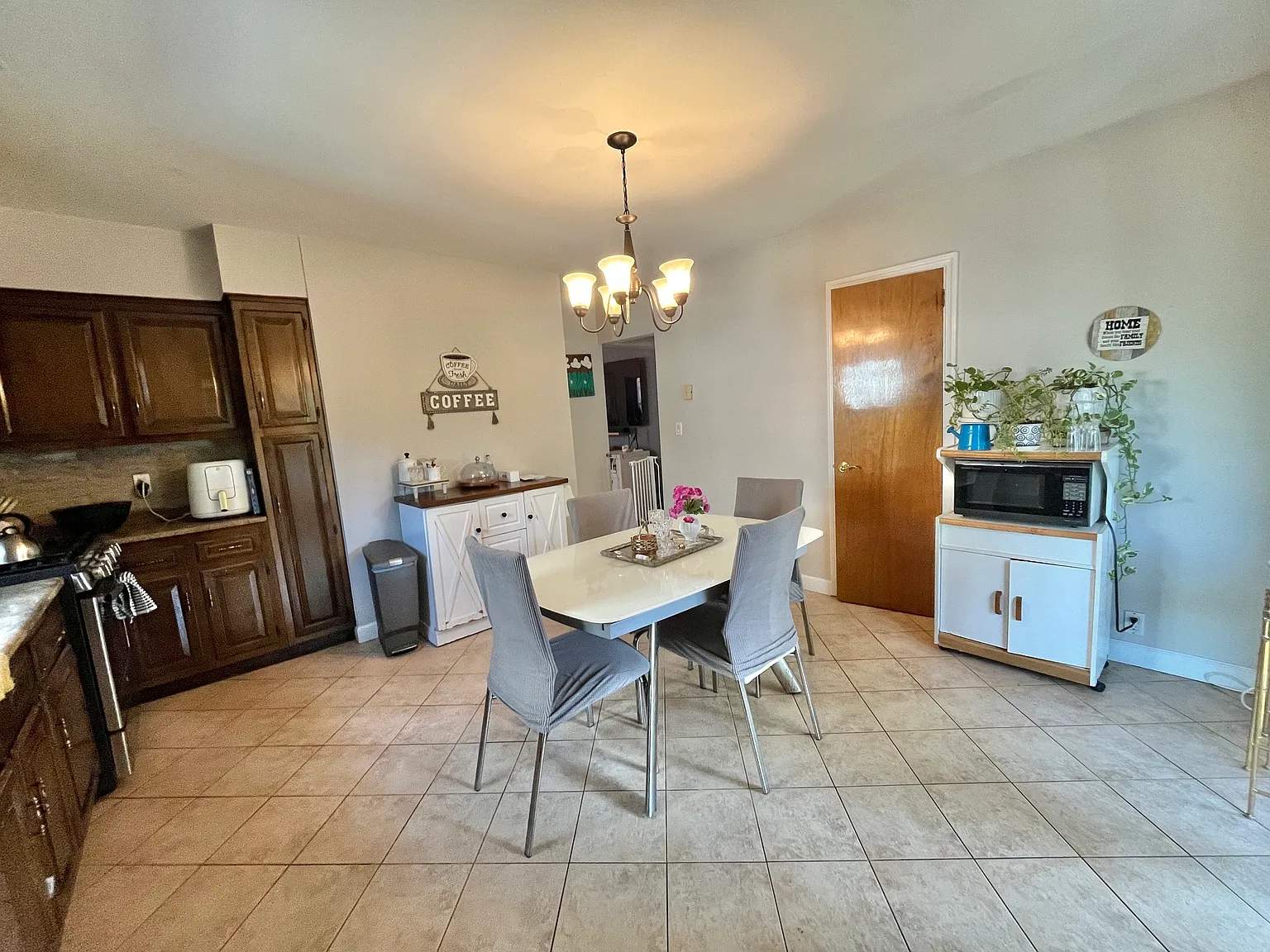 2 bed, $4,000 — Photo 3