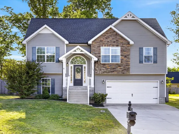 162 Sycamore Hill Dr, Clarksville, TN 37042