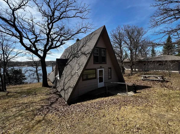 261 Long Lake Rd NE, Bottineau, ND 58318