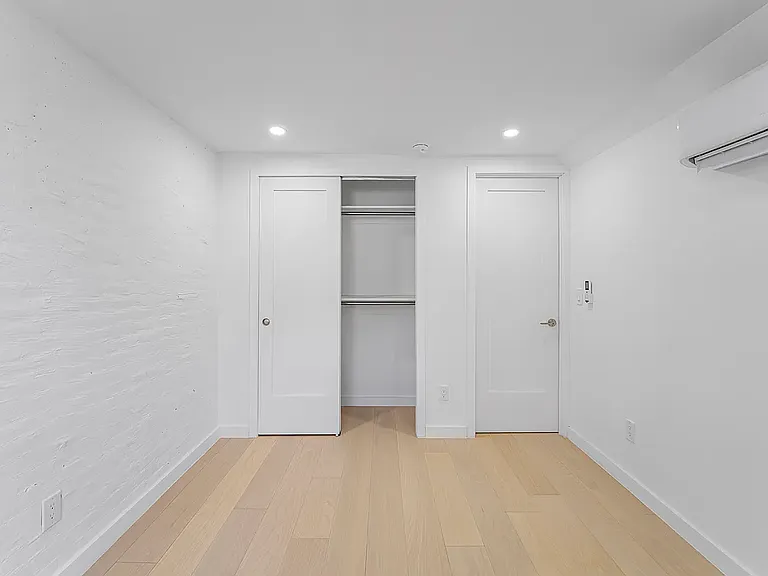 243 E 31st St #GARDEN — Photo 8