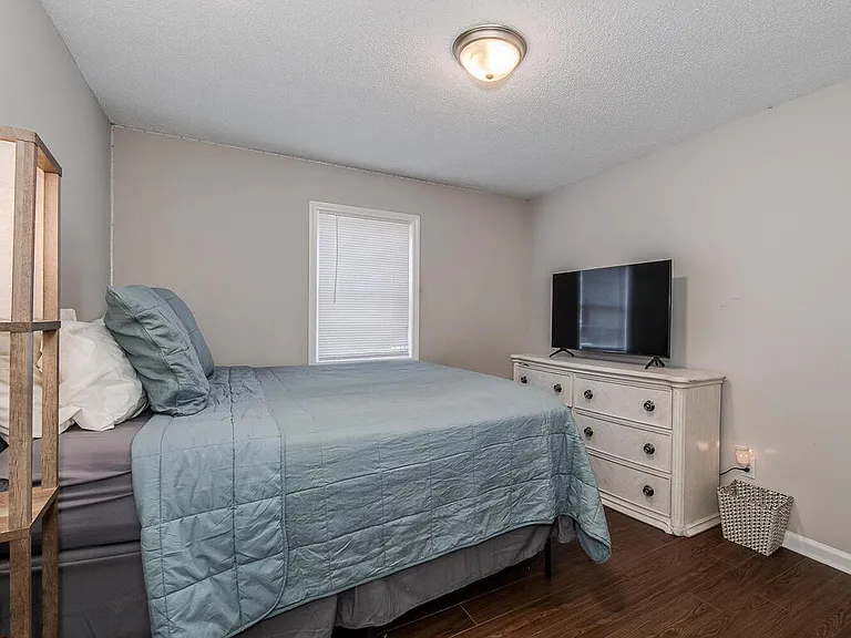 2611 Holton Ave #7 — Photo 19
