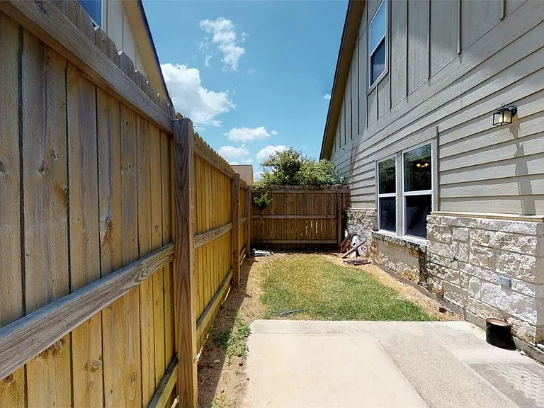 3416 Cullen Trl #A — Photo 35