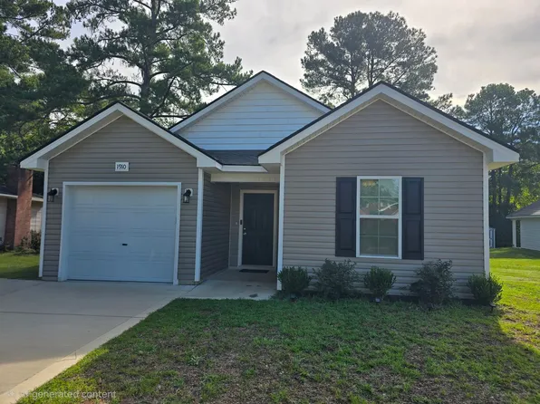 1910 Corrinna St, Fayetteville, NC 28303