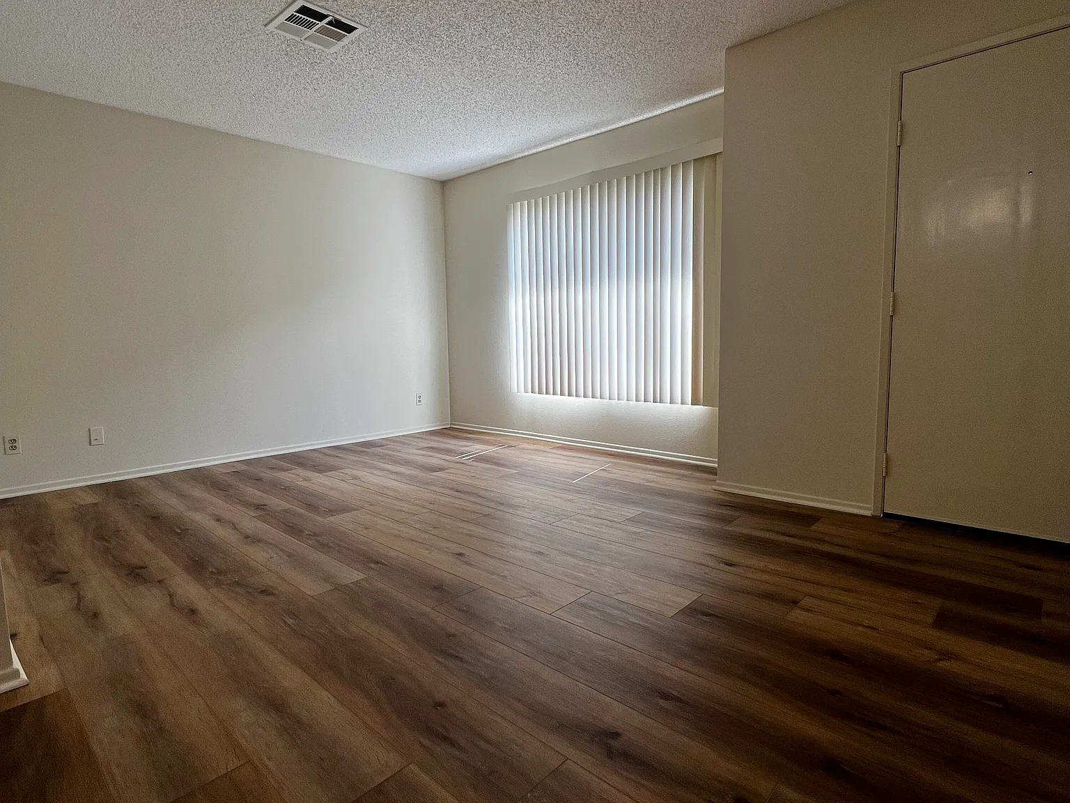 1 bed, 650 sqft, $2,100 — Photo 4