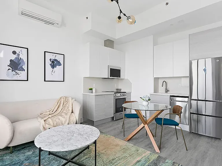 221 Sea Breeze Ave #15E — Photo 2