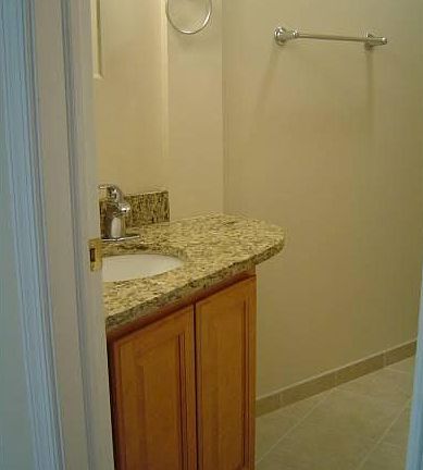 5th image of 2223 Grays Ferry Ave #B