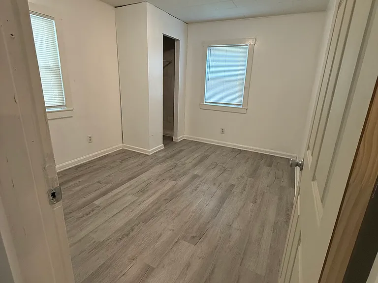 1464 E 25th Ave — Photo 16