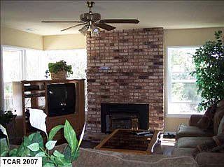 5th image of 800 E Oakside Dr