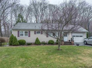 5 Brookside Ct, Lake Katrine, NY 12449