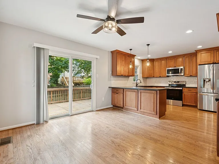 7401 Willshire Hunt Ct — Photo 11