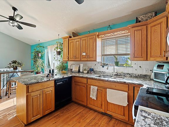 5th image of 160 E 400 N