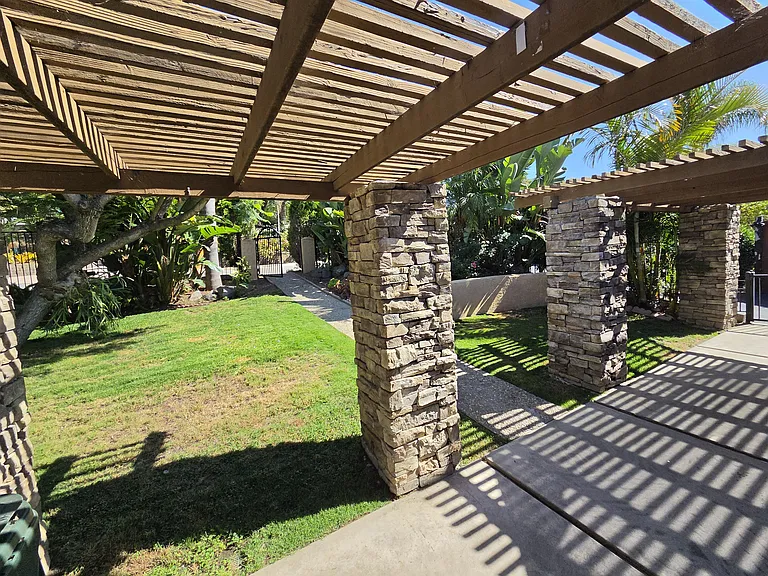 1037 Alta Vista Dr — Photo 80