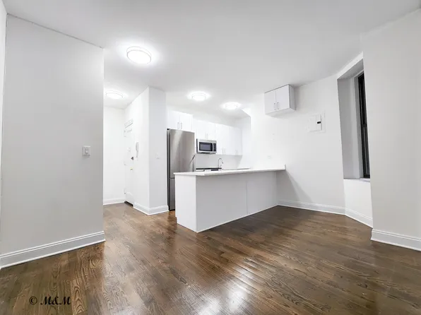 200 West 58th Street image 3 of 14