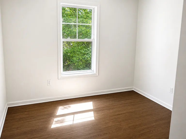 22 Infield St — Photo 10