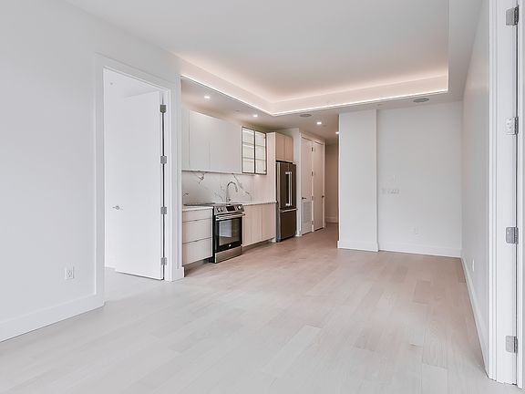 2nd image of 218 Front St #600