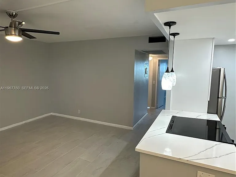 4067 Ainslie #4067-D — Photo 5