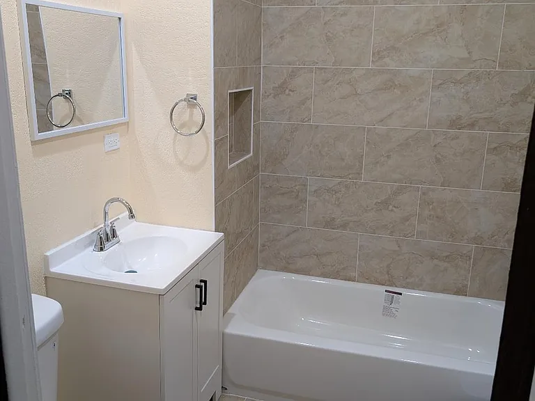 3724 Grand Blvd — Photo 3
