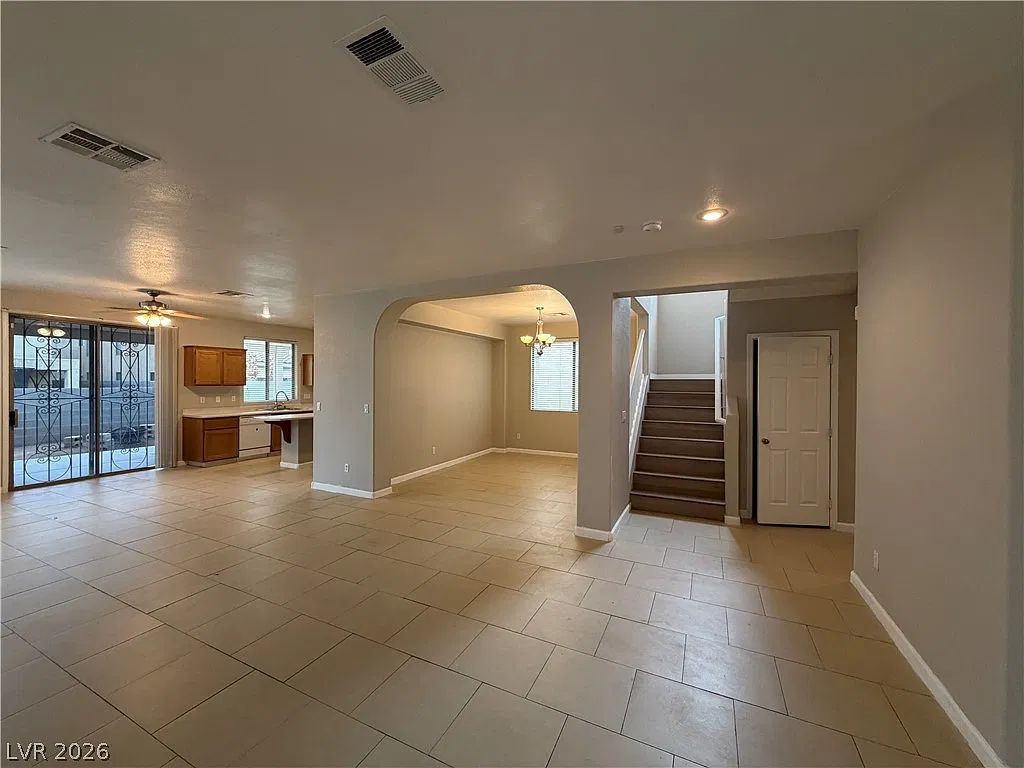 4 bed, 3.0 bath, 2859 sqft, $2,495 — Photo 3