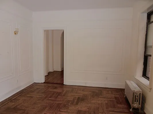 Rented by Albert Attias, LREB | media 3