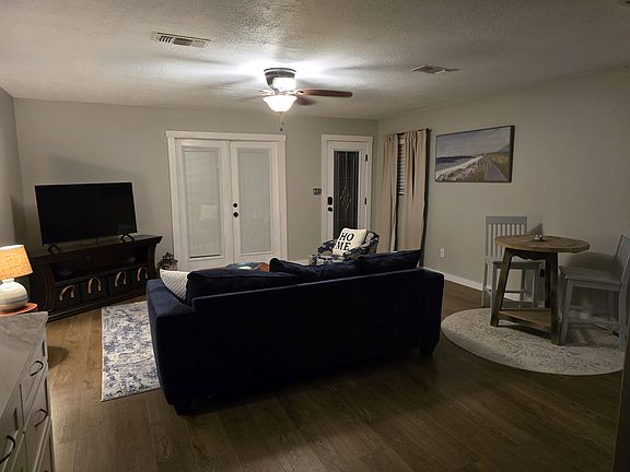 3rd image of 6253 Audubon Dr #A