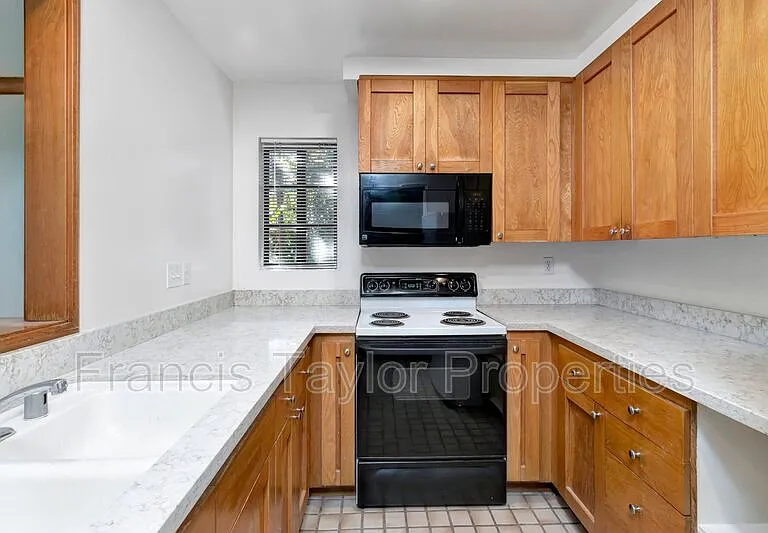 8840 Villa La Jolla Dr #211 — Photo 12