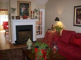 1st image of 656 Ivybrooke Ave