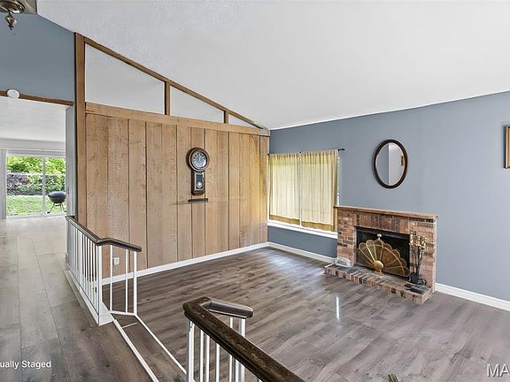 5th image of 1284 Kew Gardens Dr