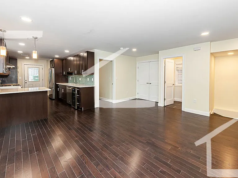 20 Albion St #1A — Photo 1