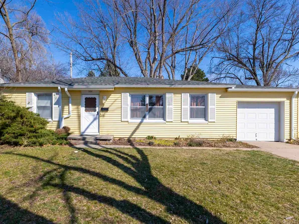 521 S 69th St, Omaha, NE 68106