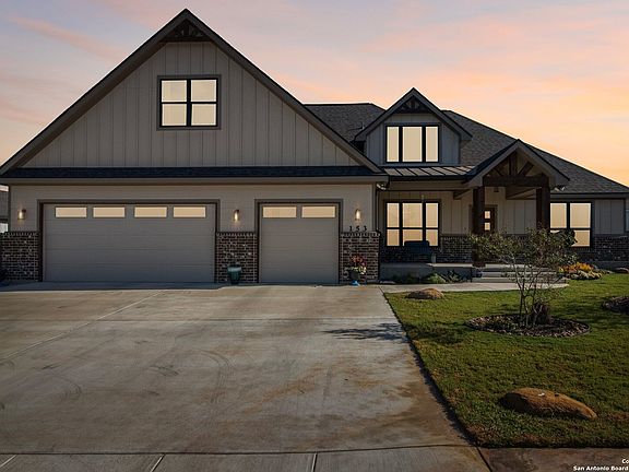 4th image of 153 W Magnolia Cir