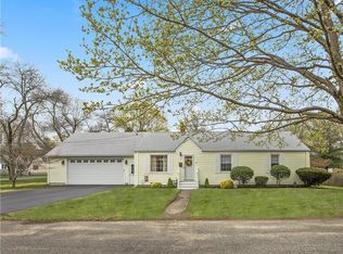 5 Vernon Pl, Barrington, RI 02806
