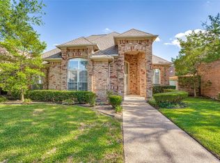 916 McCoy Dr, Irving, TX 75062