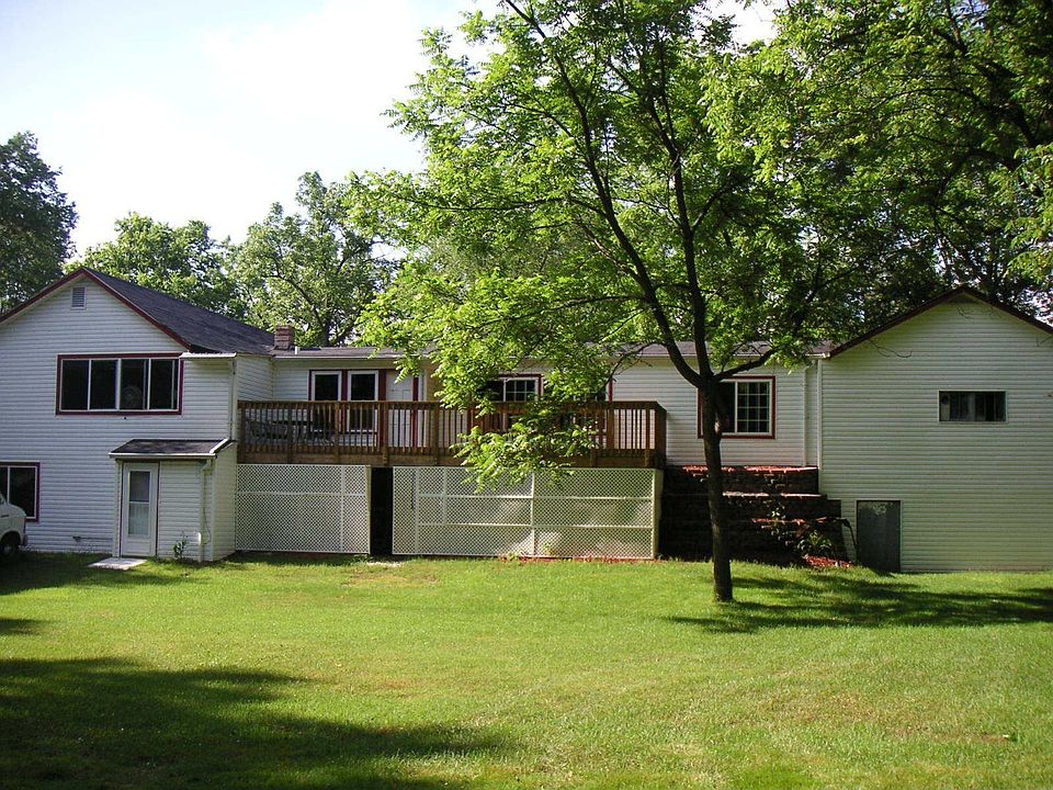 Large Back Yard, Full of Outdoor Fun
