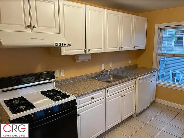 6 Pearl St #2 — Photo 2