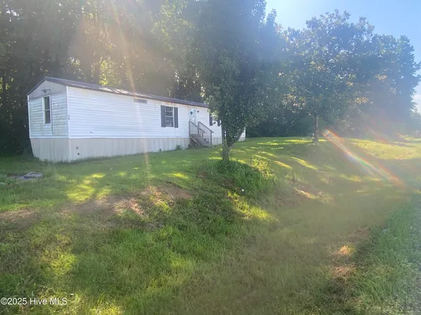 468 Cow Horn Road Road, Richlands, NC 28574