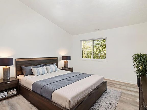5th image of 210 Carrington Pl #311