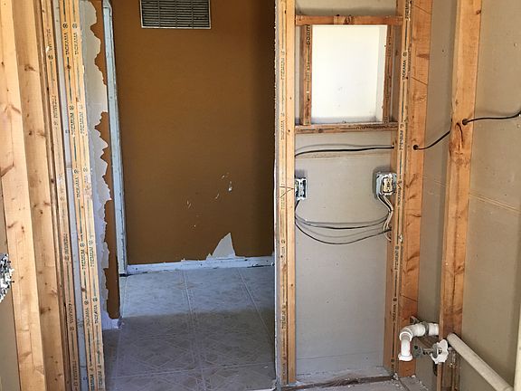 2nd image of 1344 Periwinkle Pl