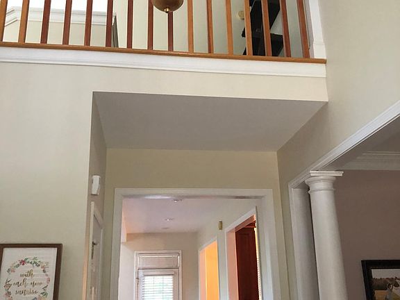 Two-story foyer