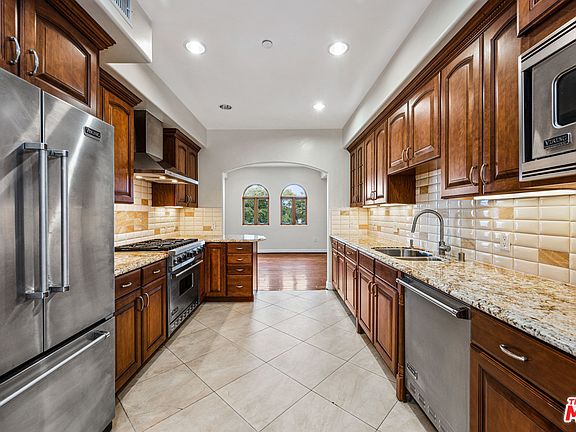 4th image of 12026 Rhode Island Ave #Penthouse 5