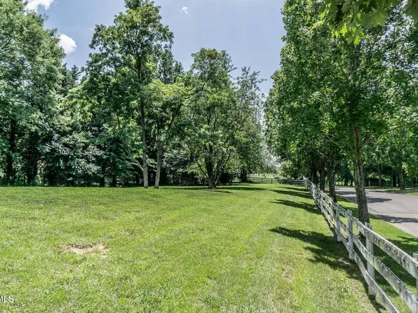 104 Lexington Ct, Greeneville, TN 37745